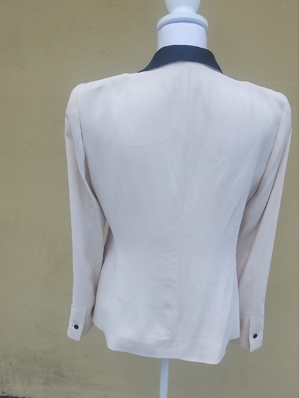 Zara Cream Blazer with Black  Shawl Collar - Picture 6 of 9